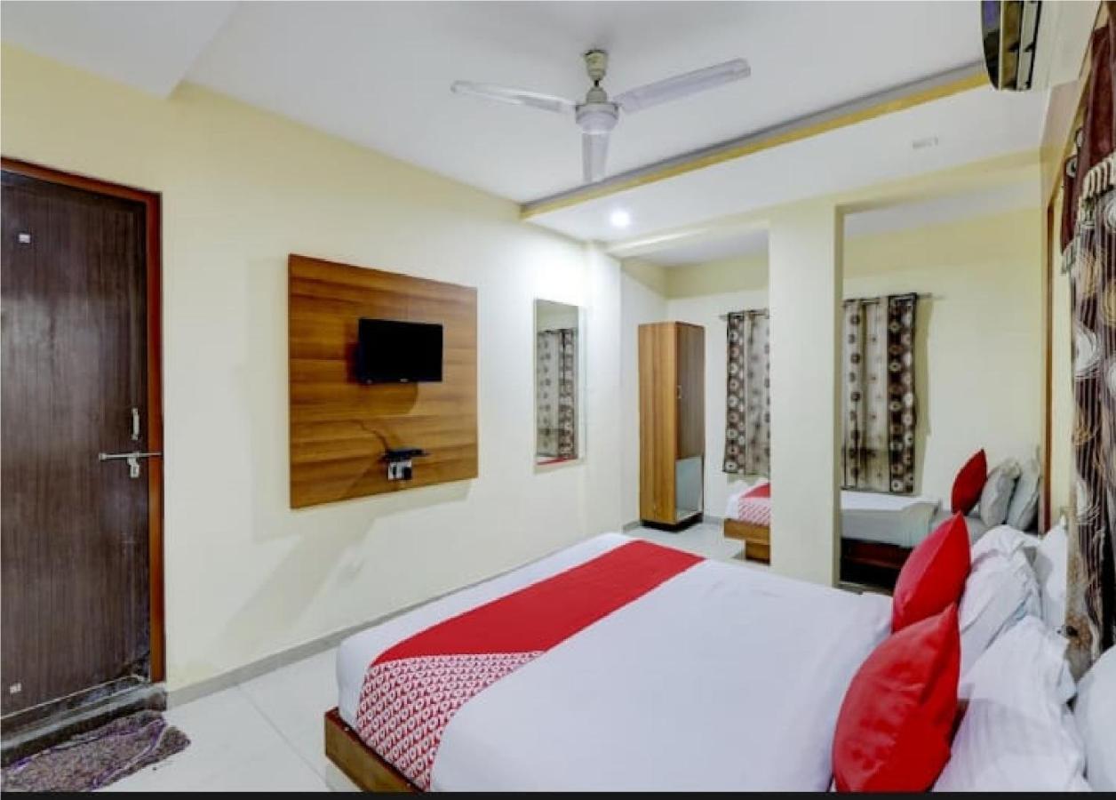 Hotel Krishna Palace Ahmedabad Eksteriør bilde