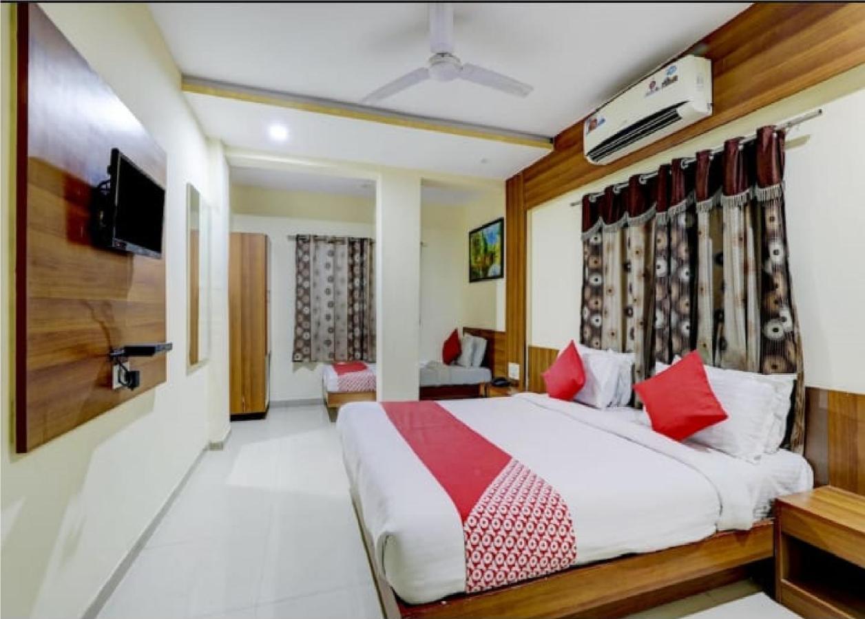 Hotel Krishna Palace Ahmedabad Eksteriør bilde