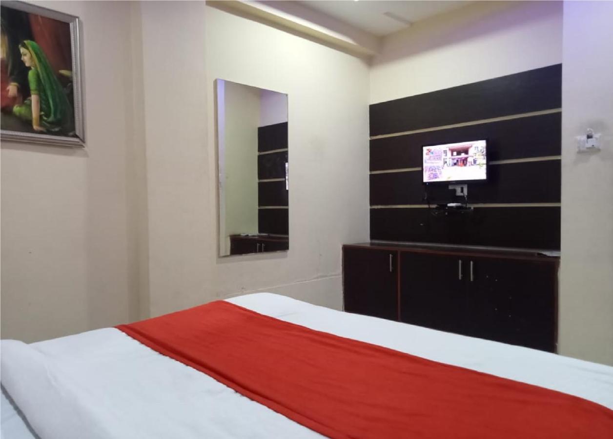 Hotel Krishna Palace Ahmedabad Eksteriør bilde