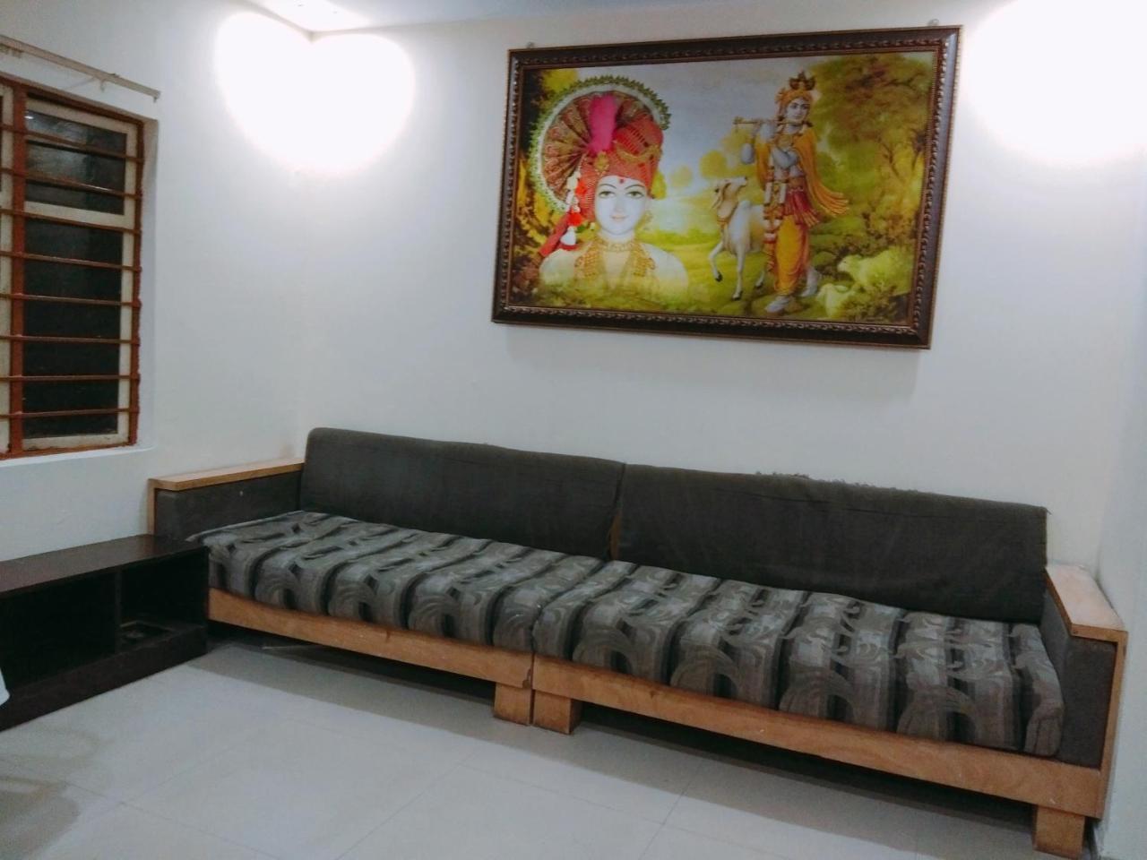 Hotel Krishna Palace Ahmedabad Eksteriør bilde